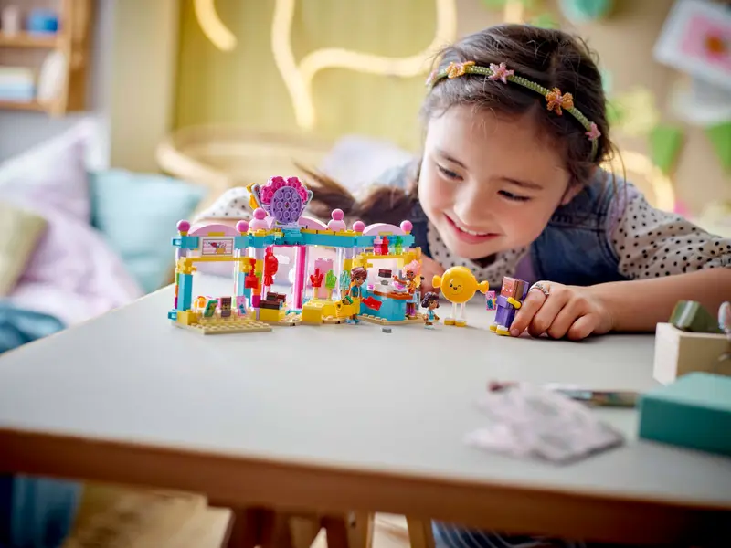 Lego Friends 42649 Trgovina z bomboni v Heartlake Cityju