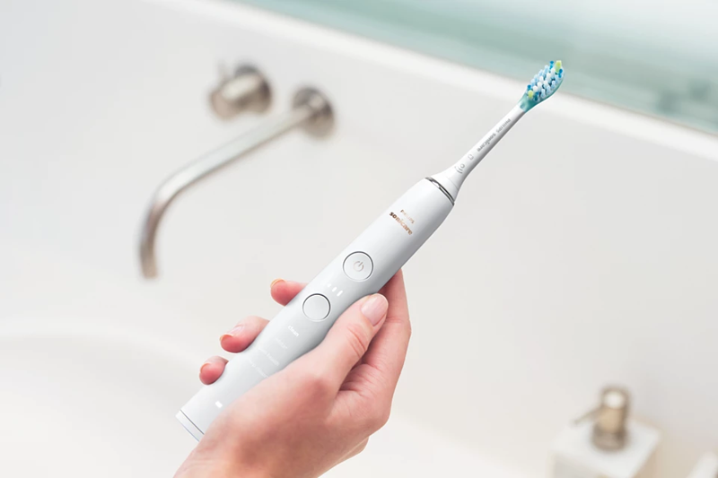 PHILIPS - Sonicare DiamondClean 9000 sonična električna zobna ščetka z aplikacijo bela (HX9911/27)