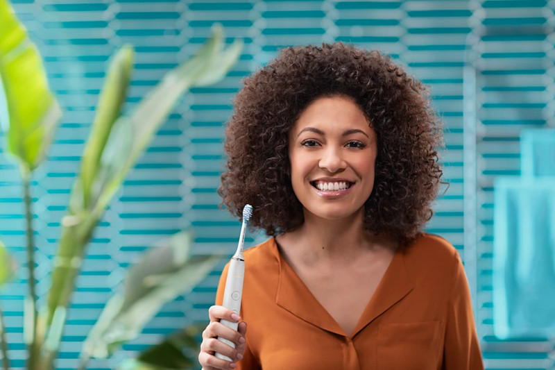 PHILIPS - Sonicare DiamondClean 9000 sonična električna zobna ščetka z aplikacijo bela (HX9911/27)