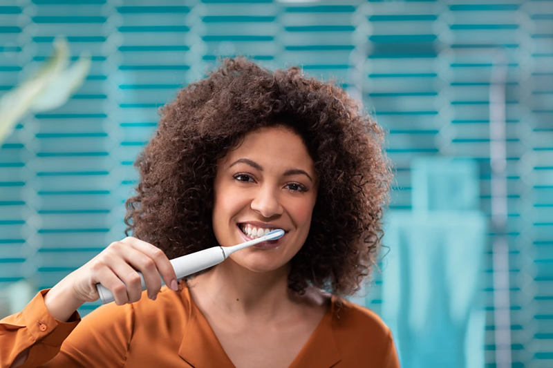 PHILIPS - Sonicare DiamondClean 9000 sonična električna zobna ščetka z aplikacijo bela (HX9911/27)