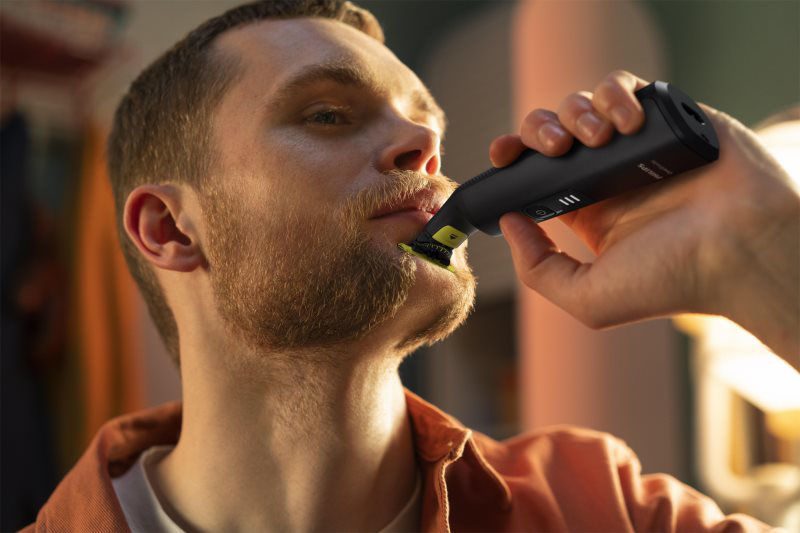 PHILIPS - OneBlade Pro 360 QP6542/15 prirezovalnik za obraz in telo
