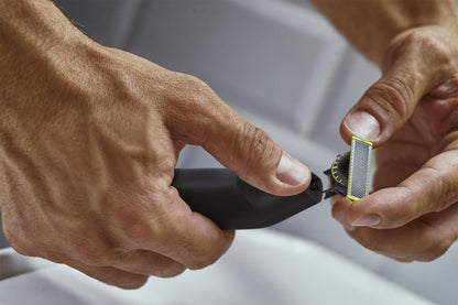 PHILIPS - OneBlade Pro 360 QP6542/15 prirezovalnik za obraz in telo