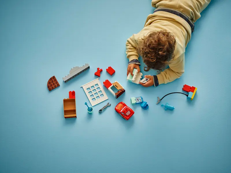 Lego Duplo 10456 McQueenov obisk Docove avtomehanične delavnice