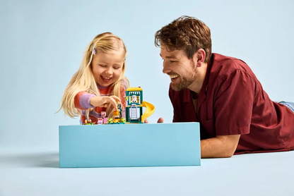 LEGO Bluey 11201 Bluey in Chloe se zabavata na igrišču