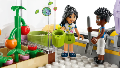 Lego Friends 41748 Dom občanov v Heartlake Cityju
