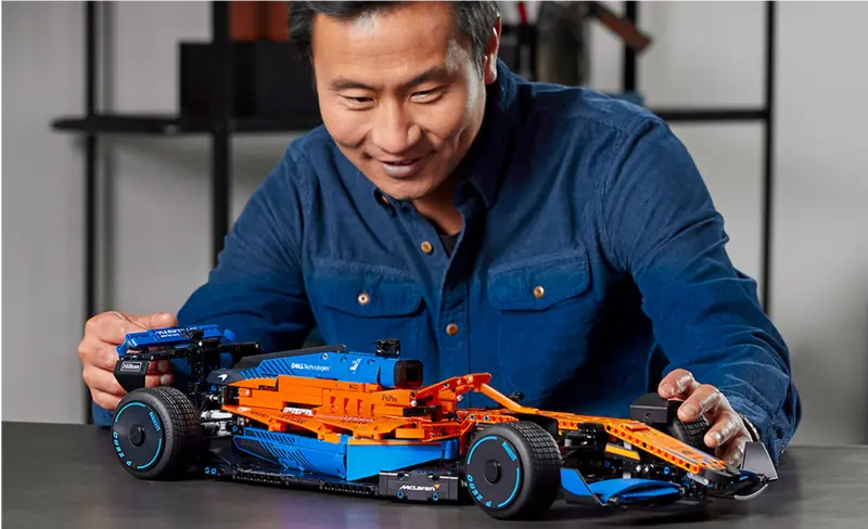 LEGO Technic 42141: McLaren Formula 1 Dirkalni avtomobil