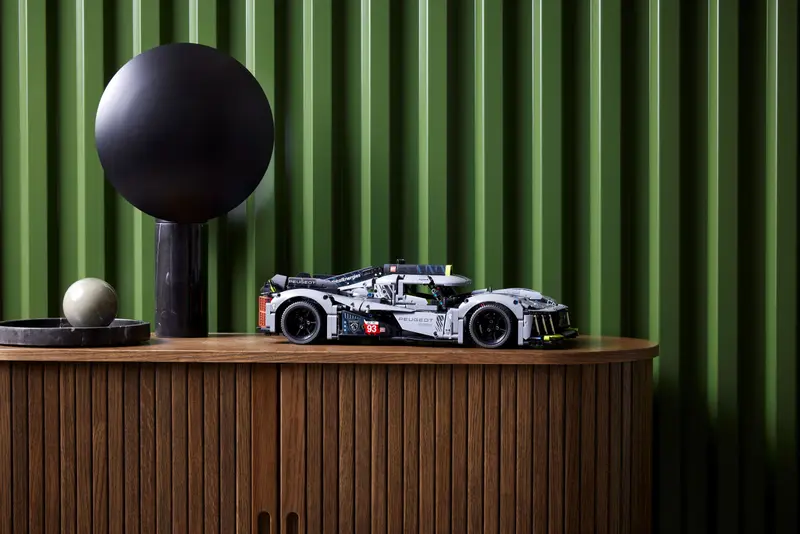 Lego Technic 42156 PEUGEOT 9X8 24H Le Mans Hybrid Hypercar