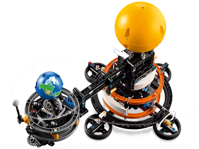 Lego Technic 42179 Planet Zemlja in Luna v orbiti