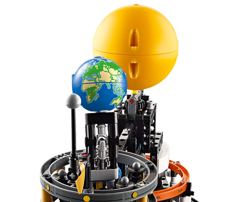 Lego Technic 42179 Planet Zemlja in Luna v orbiti