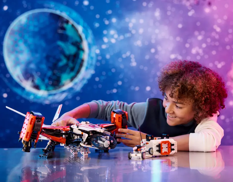 Lego Technic 42181 Tovorna vesoljska ladja VTOL LT81