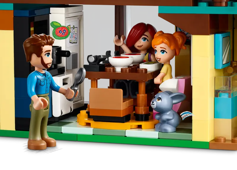 Lego Friends 42620 Družinski hiši Ollyja in Paisley