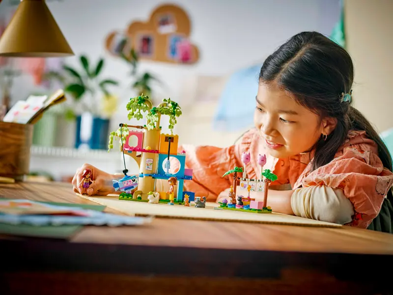 Lego Friends 42666 Mačja rojstnodnevna zabava in hiša na drevesu