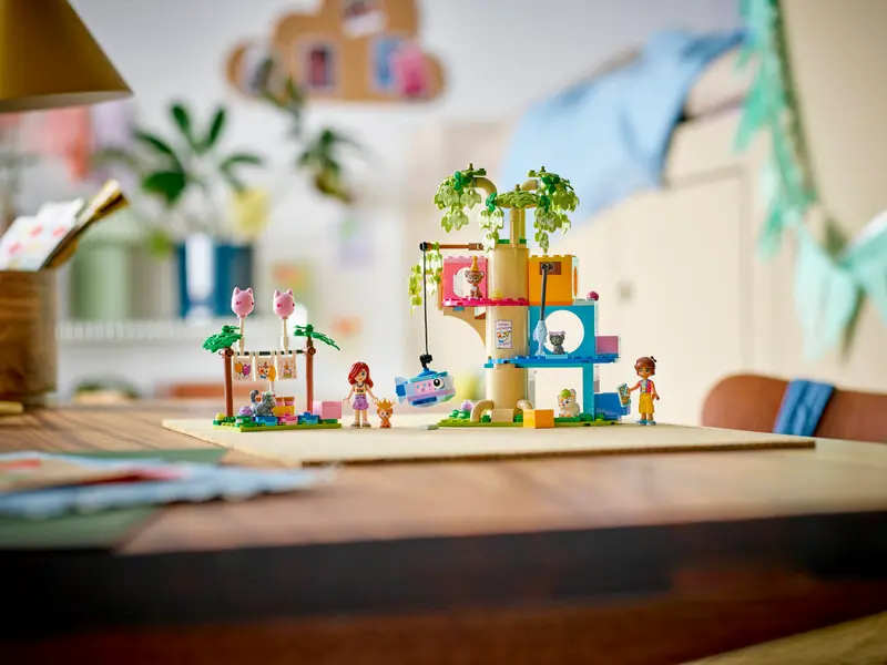 Lego Friends 42666 Mačja rojstnodnevna zabava in hiša na drevesu