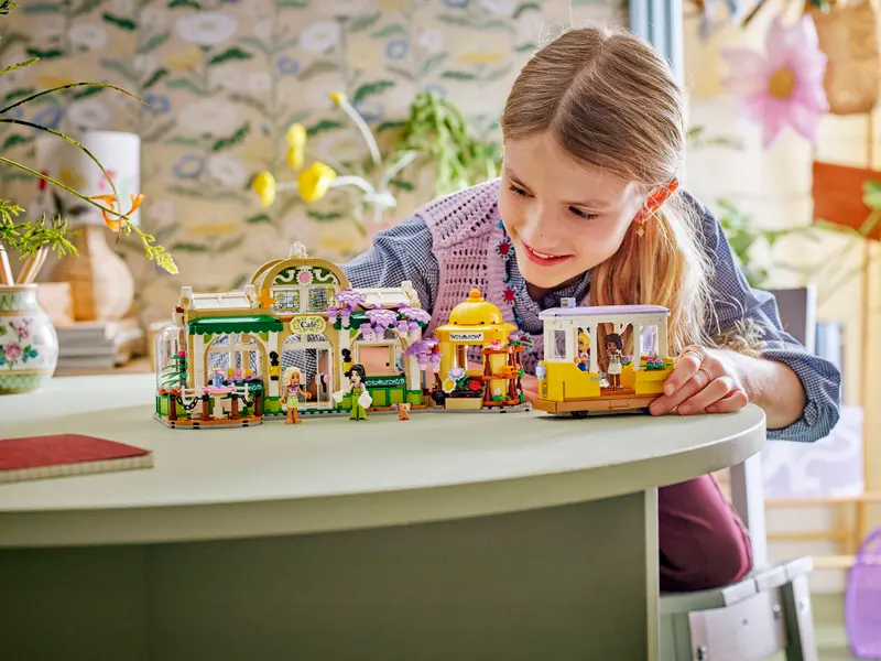 Lego Friends 42671 Rastlinska kavarna in cvetličarna