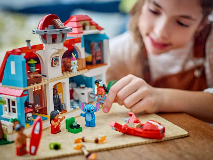 Lego Disney Classic 43268 Hišica na plaži Lili in Žverca