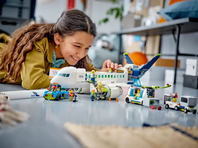 Lego City 60367 Potniško letalo