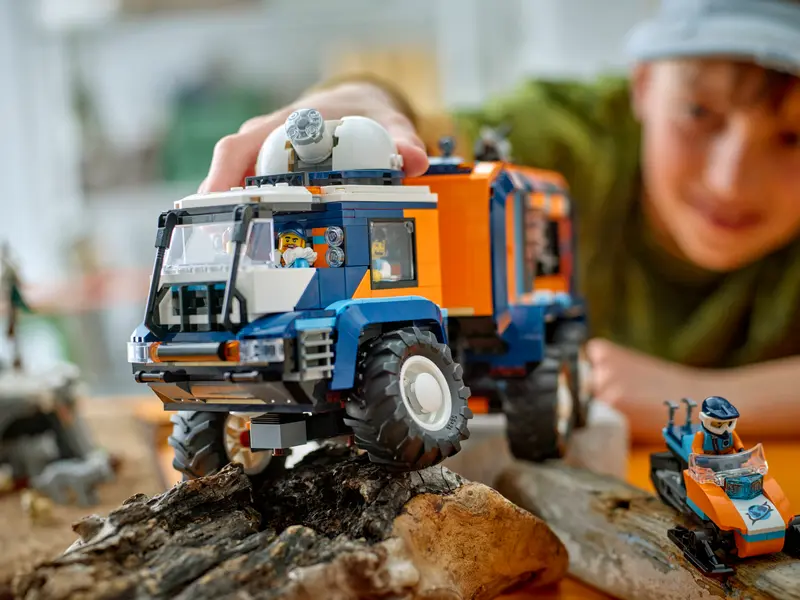 Lego City 60471 Tovornjak z znanstvenim laboratorijem za arktične raziskovalce