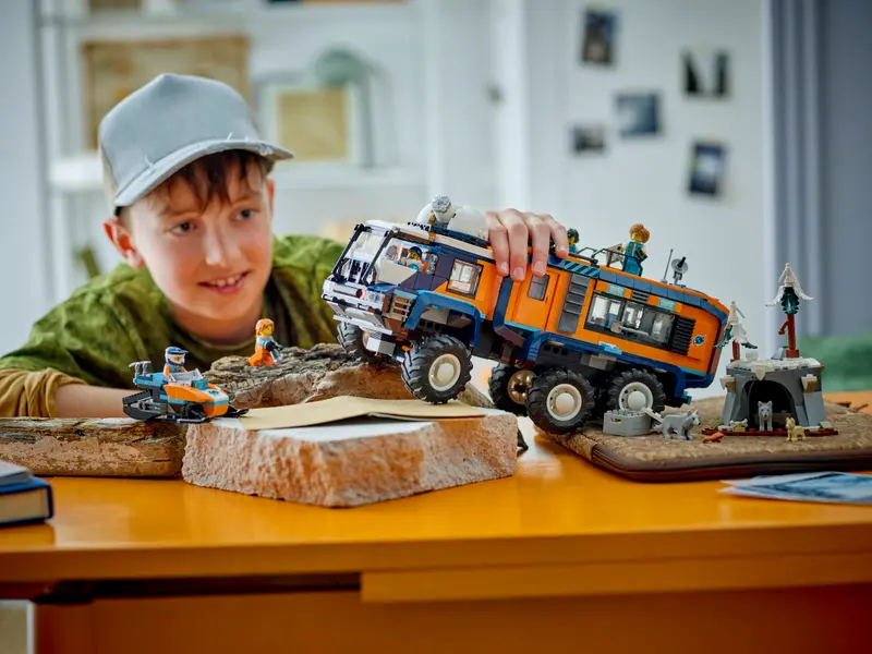 Lego City 60471 Tovornjak z znanstvenim laboratorijem za arktične raziskovalce