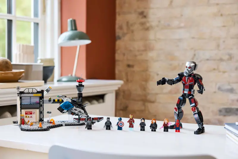 Lego Super Heroes 76314 Stotnik Amerika: Državljanska vojna, akcijska bitka