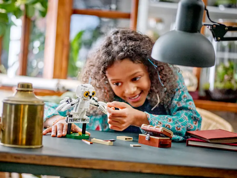 Lego Harry Potter 76425 Hedwig Na Rožmarinovi štiri