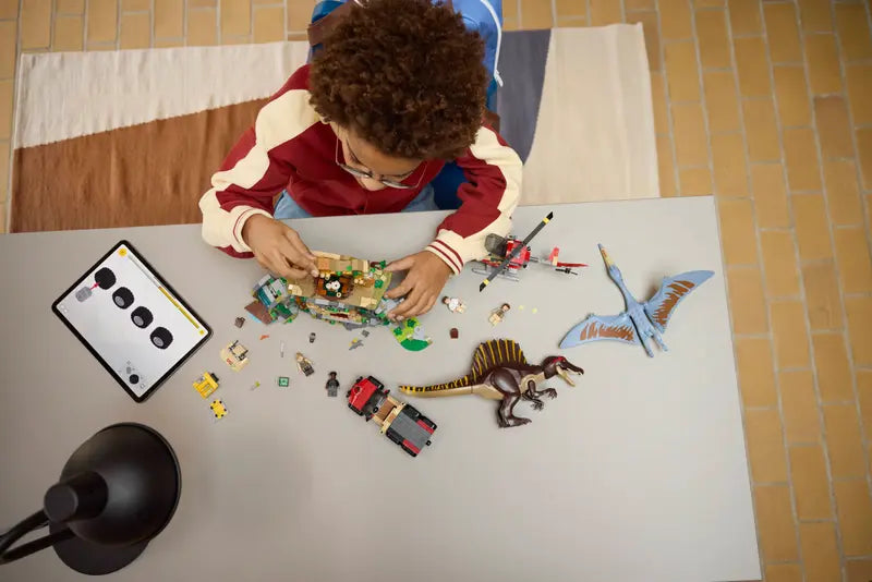 Lego Jurassic World 76976 Po zraku po spinozavra in quetzalcoatlusa