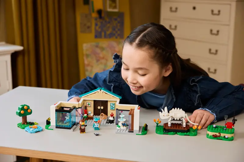 LEGO Animal Crossing  77056 Sovir Blathers in njegova muzejska zbirka
