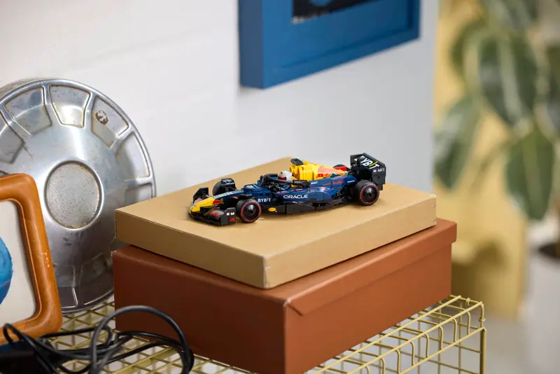 Lego Speed Champions 77243 Dirkalni avtomobil Oracle Red Bull Racing RB20 F1