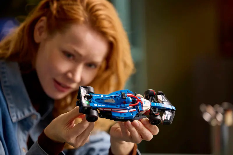 Lego Speed Champions 77246 Dirkalni avtomobil Visa Cash App RB VCARB 01 F1
