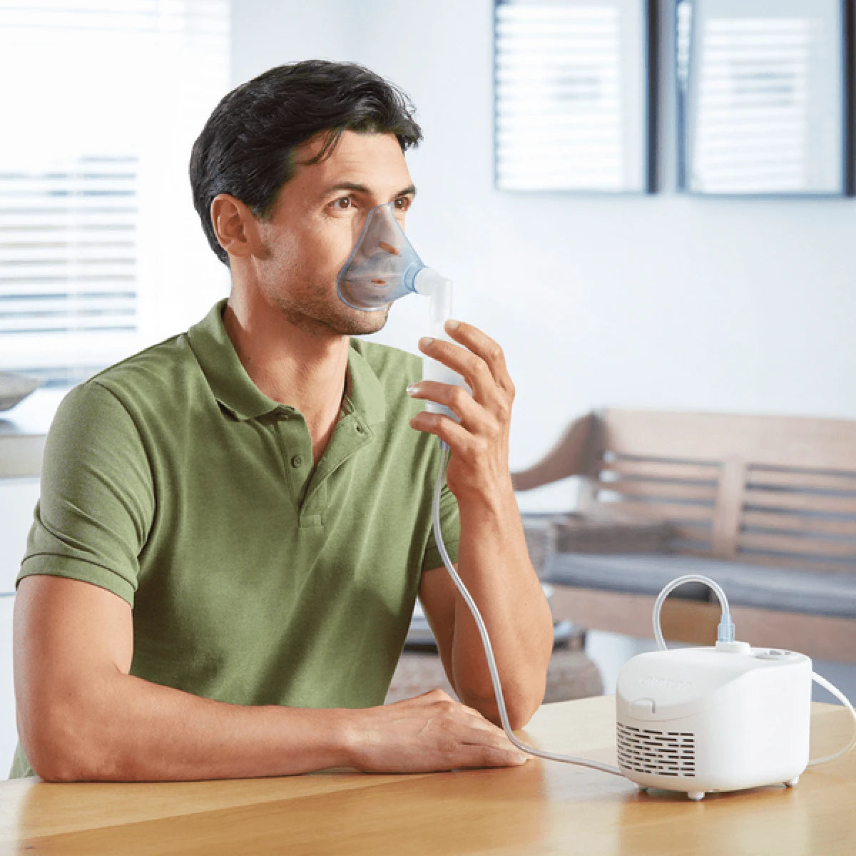 Omron C101 Essential kompresorski inhalator