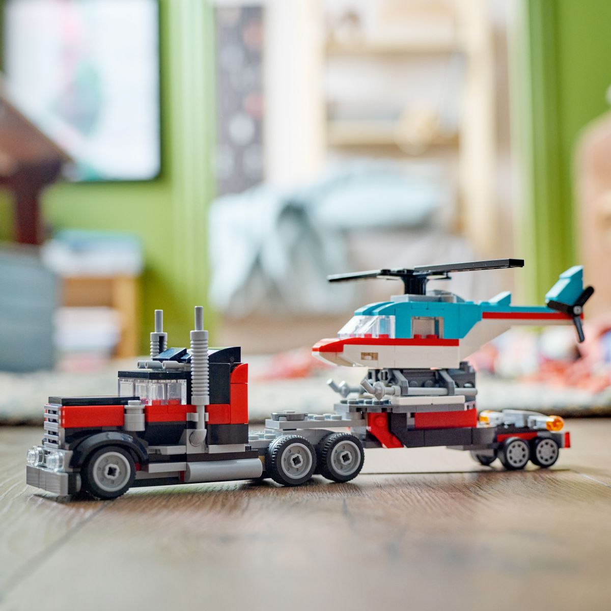 Lego Creator 31146 Ploščadni tovornjak s helikopterjem 3v1