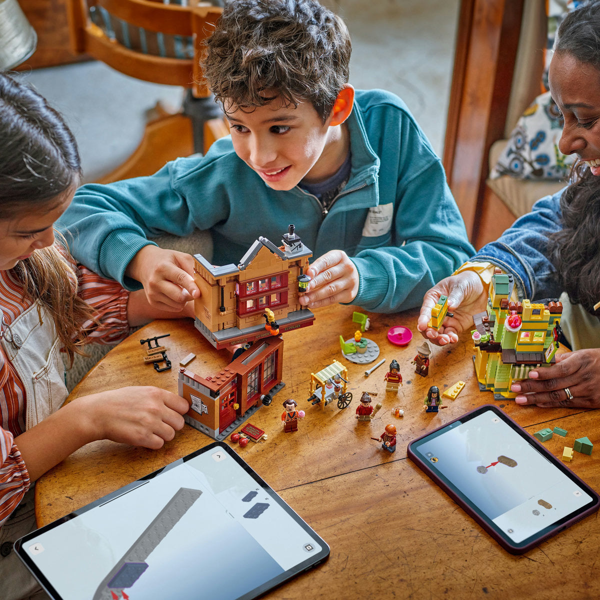 Lego Harry Potter 76452 Kakovostne potrebščine za Quidditch in Sladoledarnica