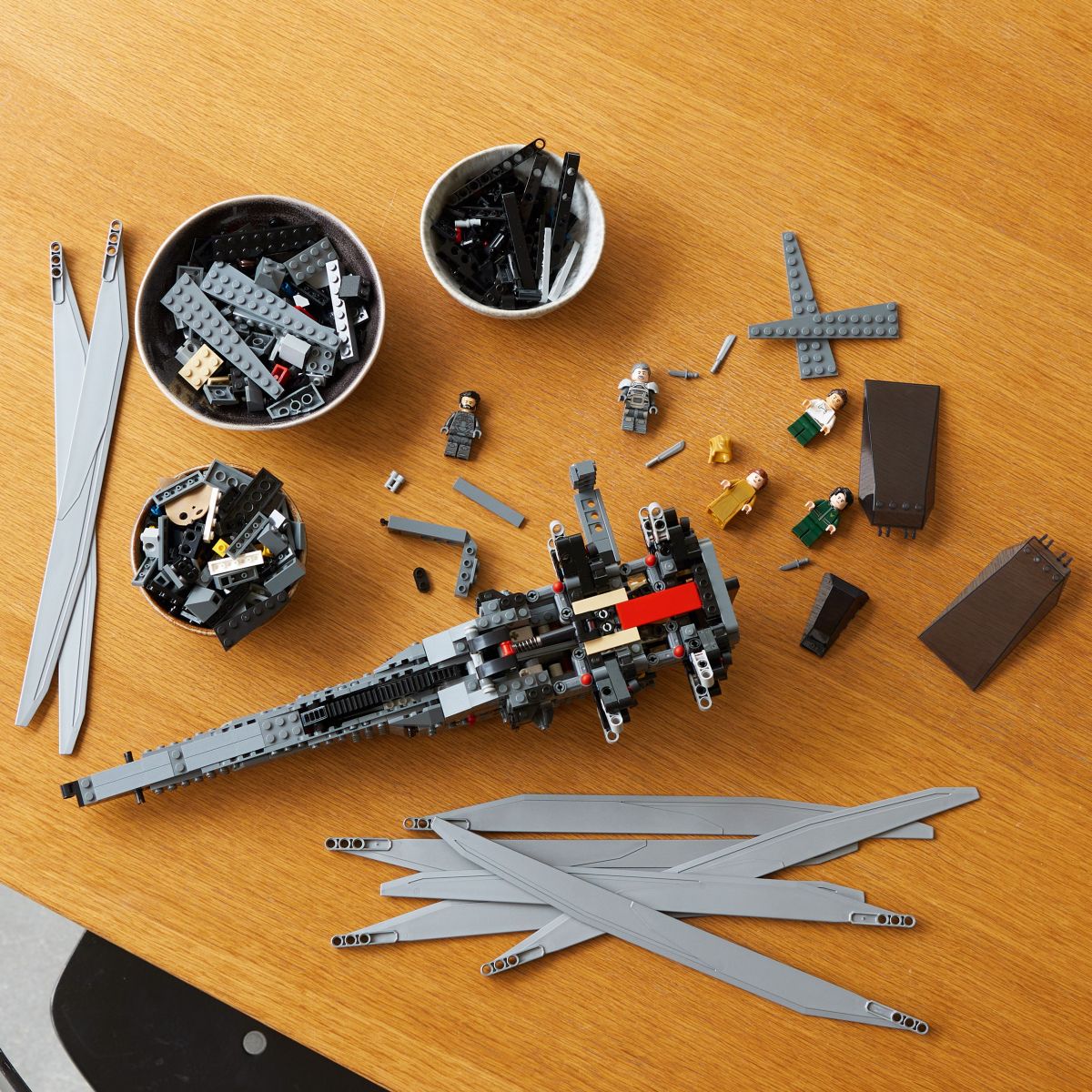 Lego Icons 10327 Dune: Peščeni planet - Atreides Royal Ornithopter