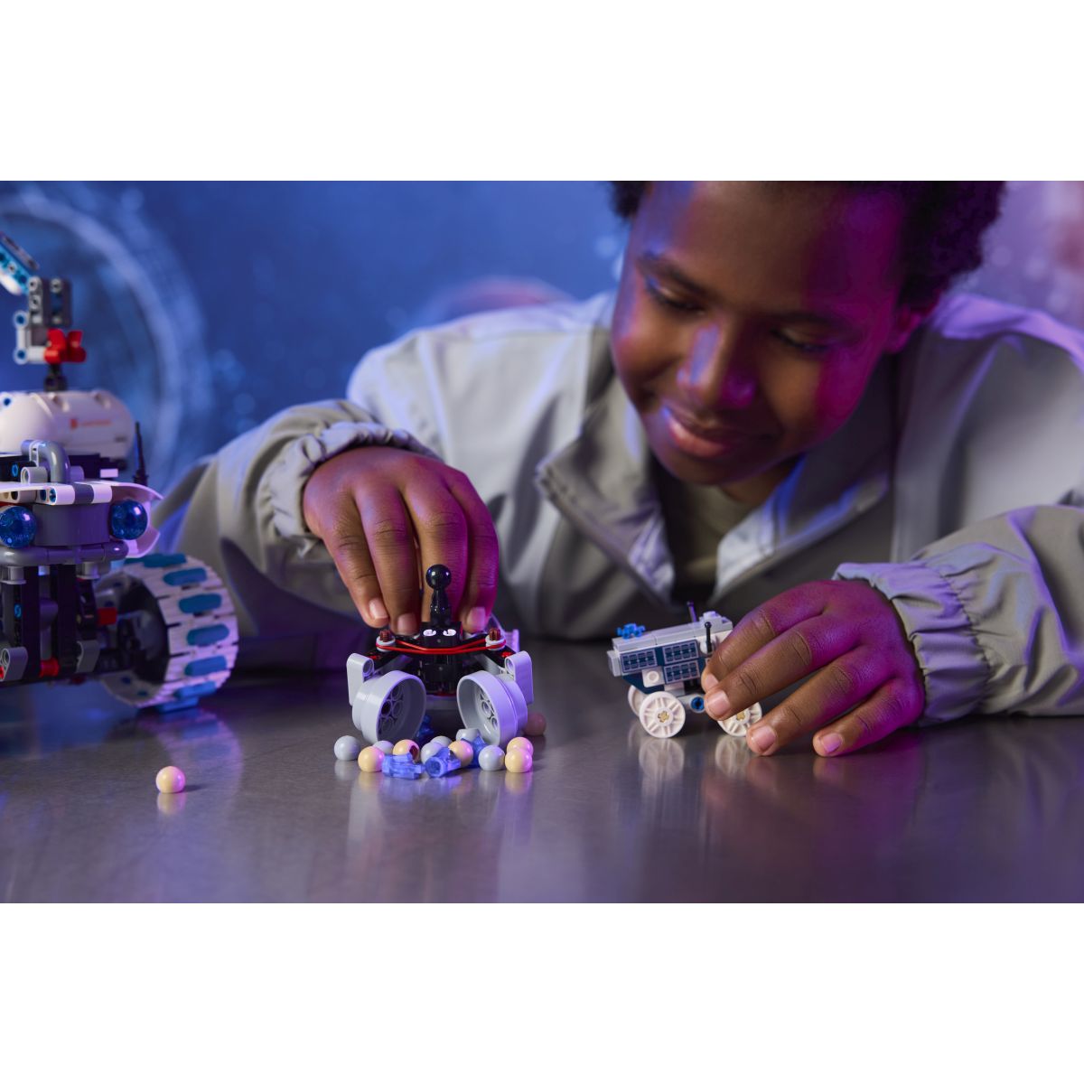 Lego Technic 42211 Lunarno vesoljsko vozilo rover Lunar Outpost